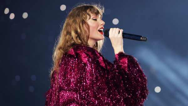 Taylor Swift Teases Eclipse Themed Lyrics