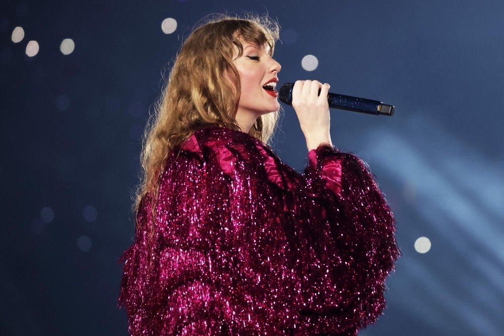 Taylor Swift Teases Eclipse Themed Lyrics