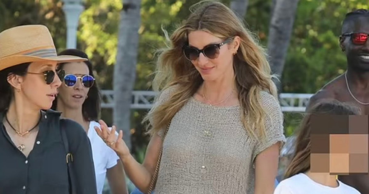 Gisele Bundchen Just Stepped Out in the Ultimate Rich Mom Top Gisele Bundchen Just Stepped Out in the Ultimate Rich Mom Top