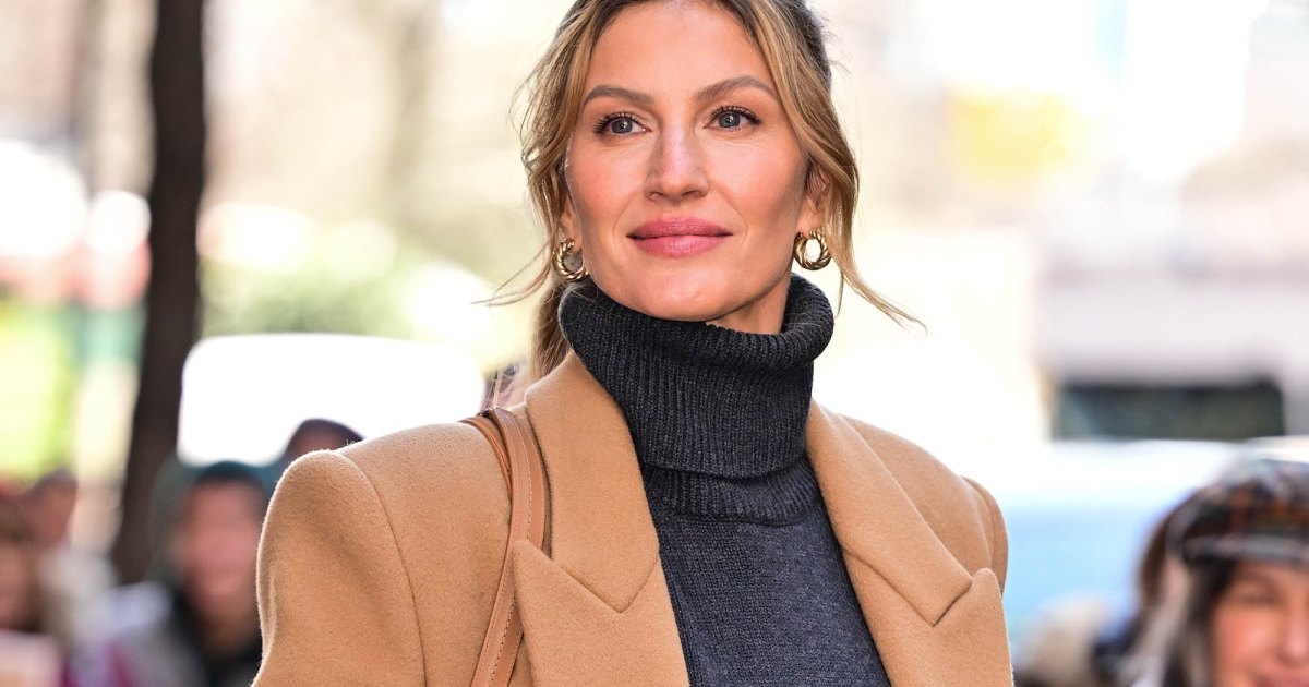 Recreate Gisele Bündchen’s Airport Look with Cozy Hoodie