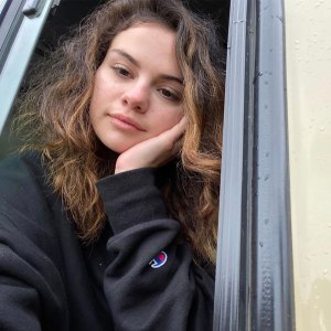 selena-gomez-champion-sweatshirt