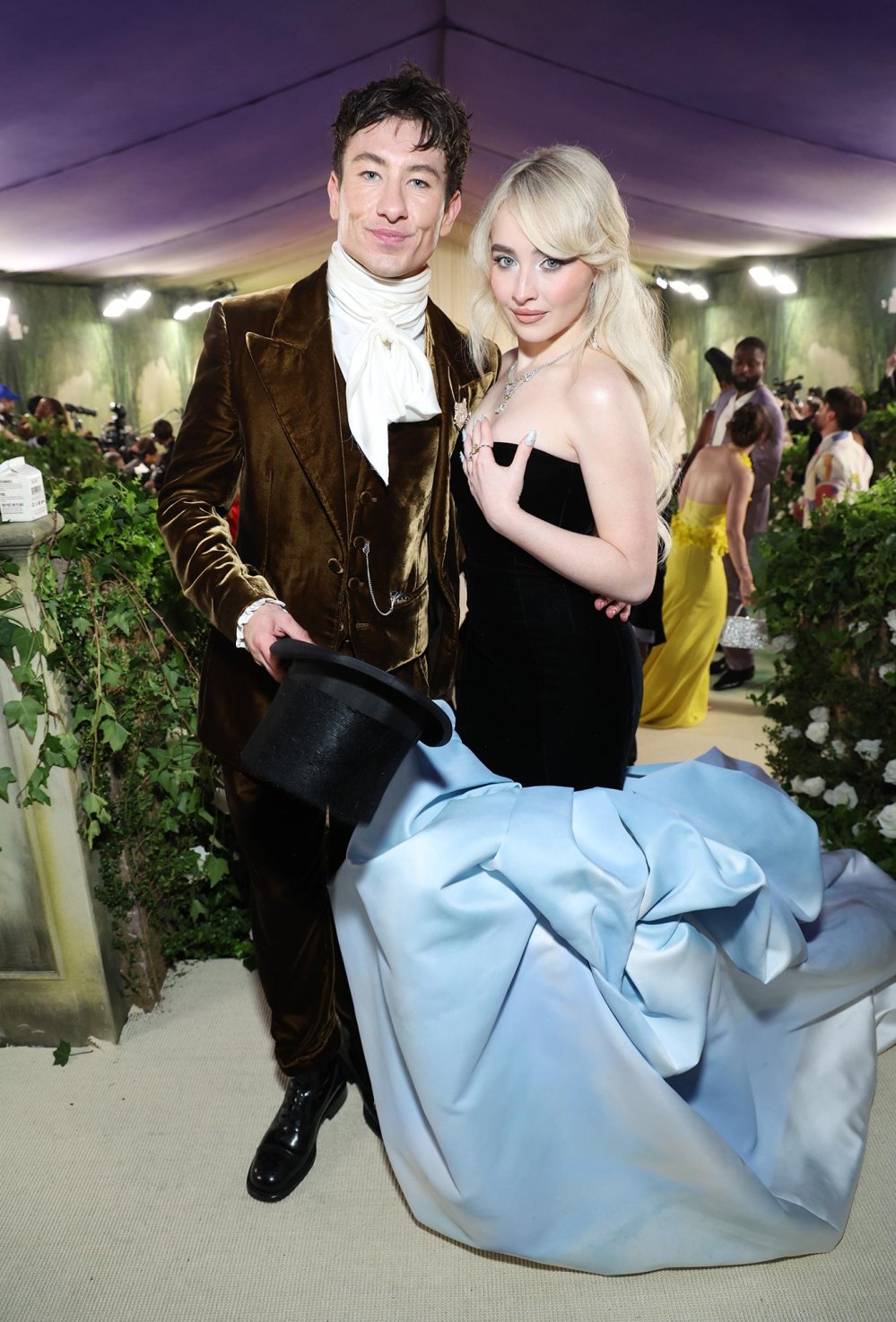 Barry Keoghan Commends Girlfriend Sabrina Carpenters Espresso on Met Gala Red Carpet Amazing