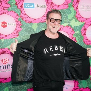 Dean McDermott Goes Instagram Official With New Girlfriend