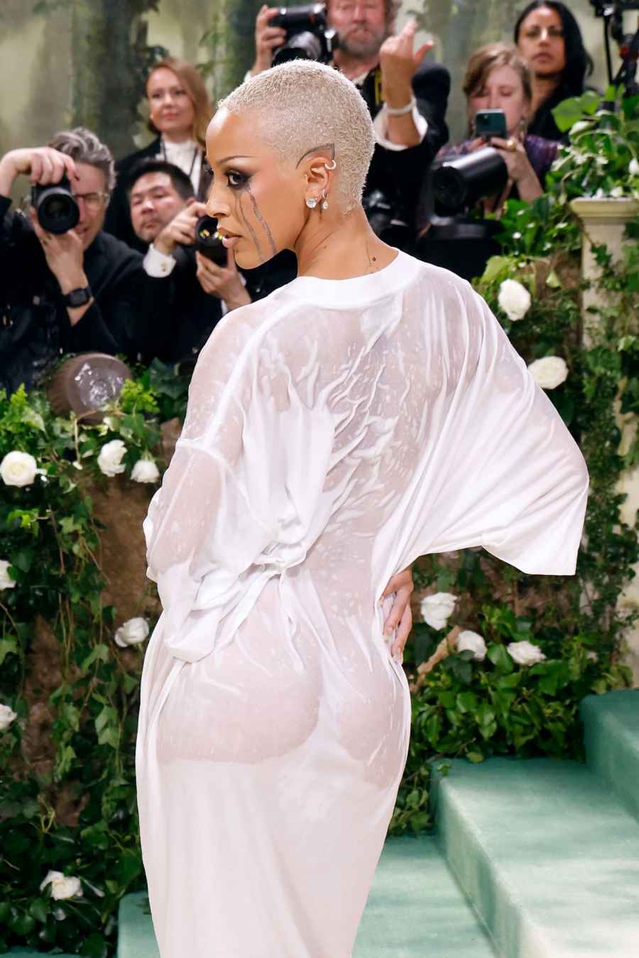 Did Anna Wintour’s Confusing Met Gala Theme Inspire Naked Celeb Looks