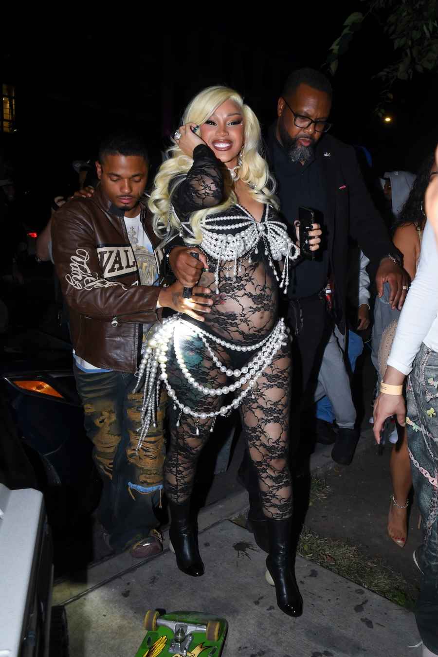 The Best Celebrity Bump-Baring Maternity Looks : Rihanna, Cardi B, More