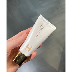 Hourglass Veil™ Hydrating Skin Tint Foundation