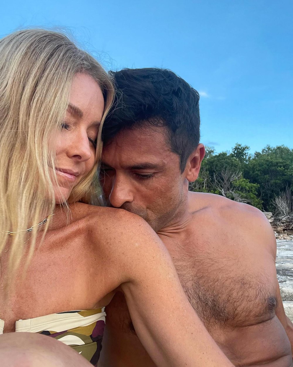 Kelly Ripa and Mark Consuelos celebrate their 28th anniversary being grateful for all the dreams that came true 497