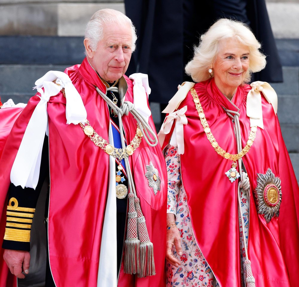 Rei Carlos III estabelece seu primeiro envolvimento no exterior desde que foi submetido a tratamento contra o câncer