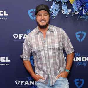 Luke Bryan Insists His Height Is to Blame for Onstage Falls Not Alcohol
