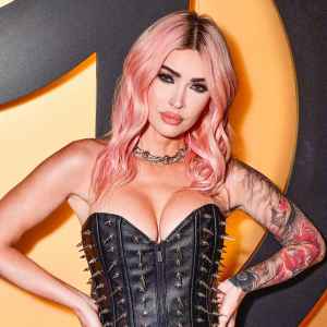 Megan Fox Proclaims Shes a Brunette Again After Chopping Off Long Locks into Chic Bob