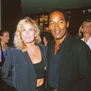 Nicole Brown Simpson Sisters Emotionally Re Examine Her Death in New Doc