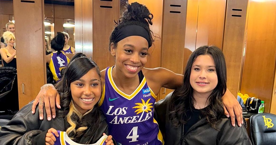 North West Debuts Blonde Highlights at Los Angeles Sparks Game - Vimarsana News