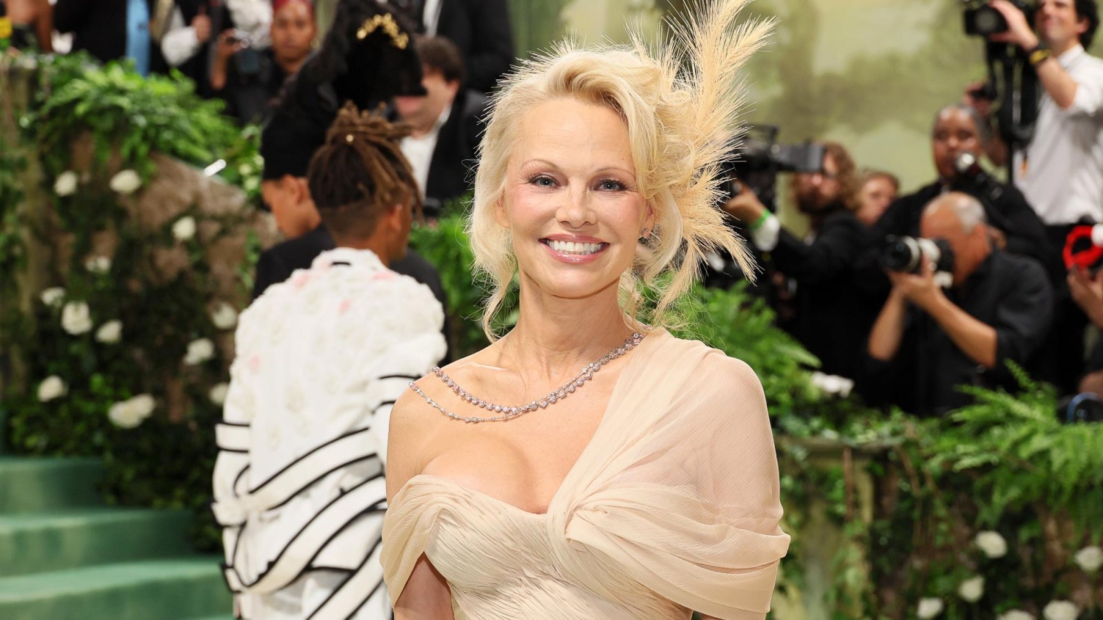 Pamela Anderson Breaks No Makeup Streak With Full Glam at 2024 Met Gala 728