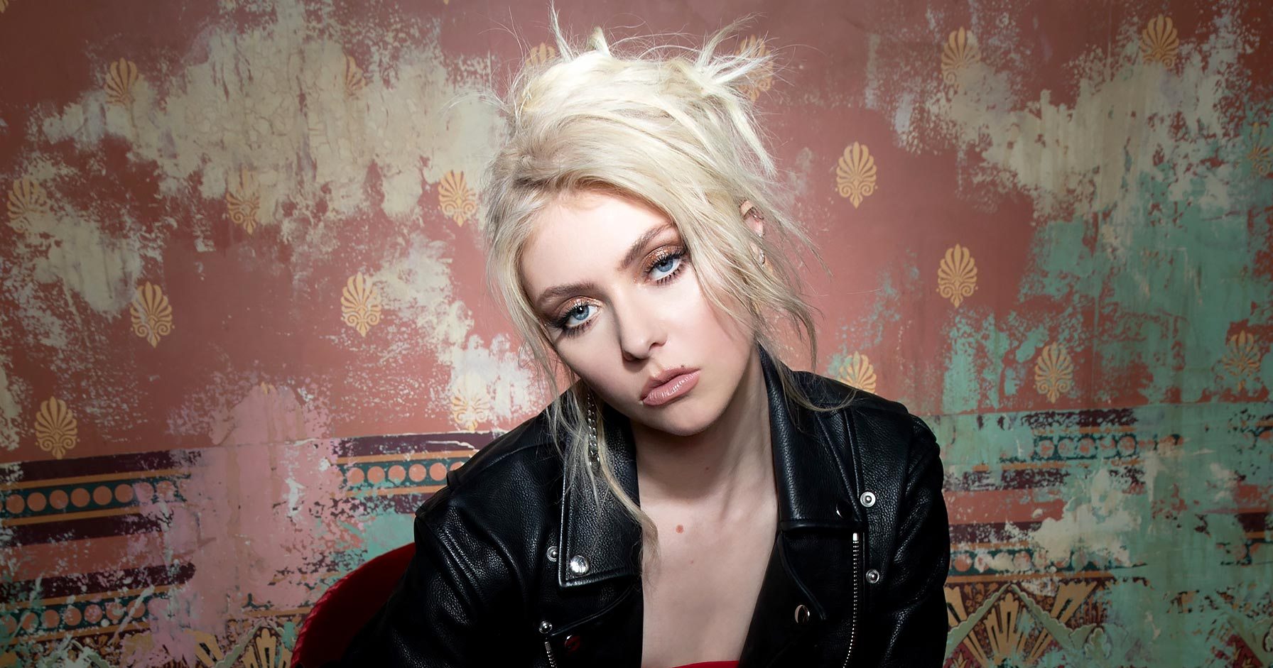 The Pretty Reckless' Taylor Momsen Shares Her Backstage Secrets - Vimarsana News