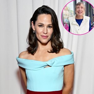 Jennifer Garner Takes Her Mom to Hollywood Star
