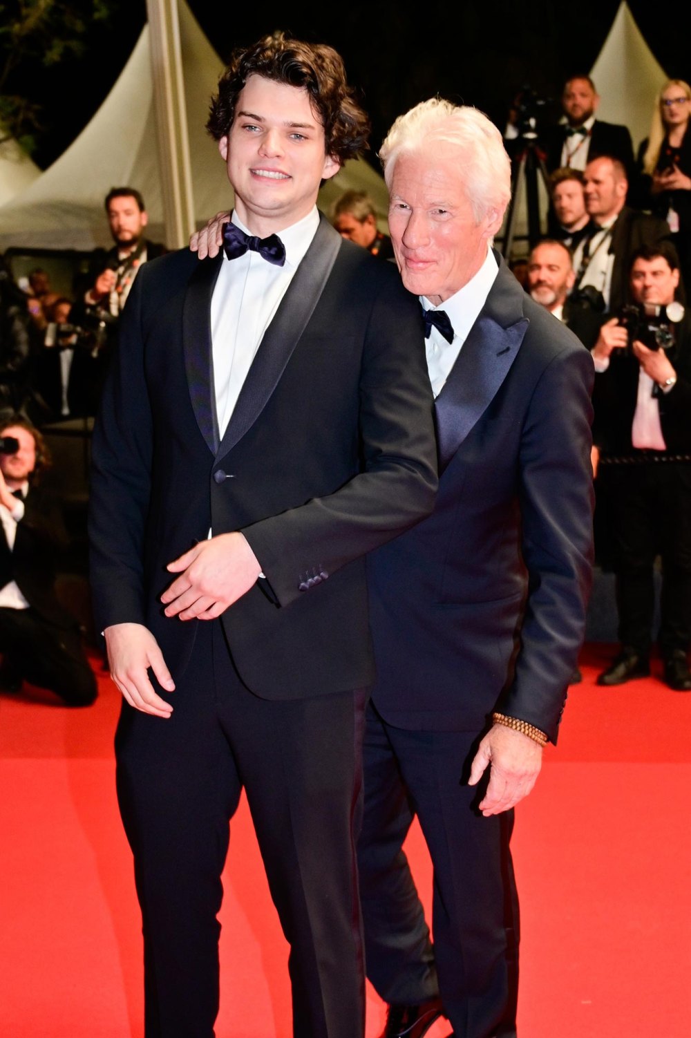 Richard Gere faz aparição rara com o filho mais velho, Homer, no tapete vermelho de Cannes