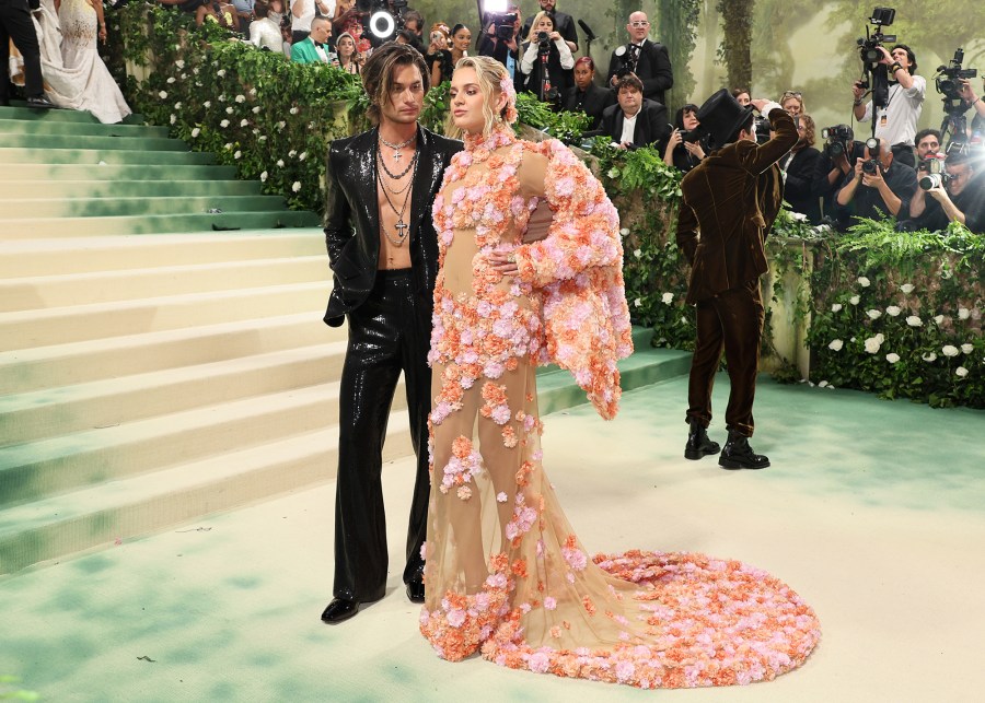 Kelsea Ballerini and Chase Stokes Can't Take Their Eyes Off Each Other While Making Met Gala Debut