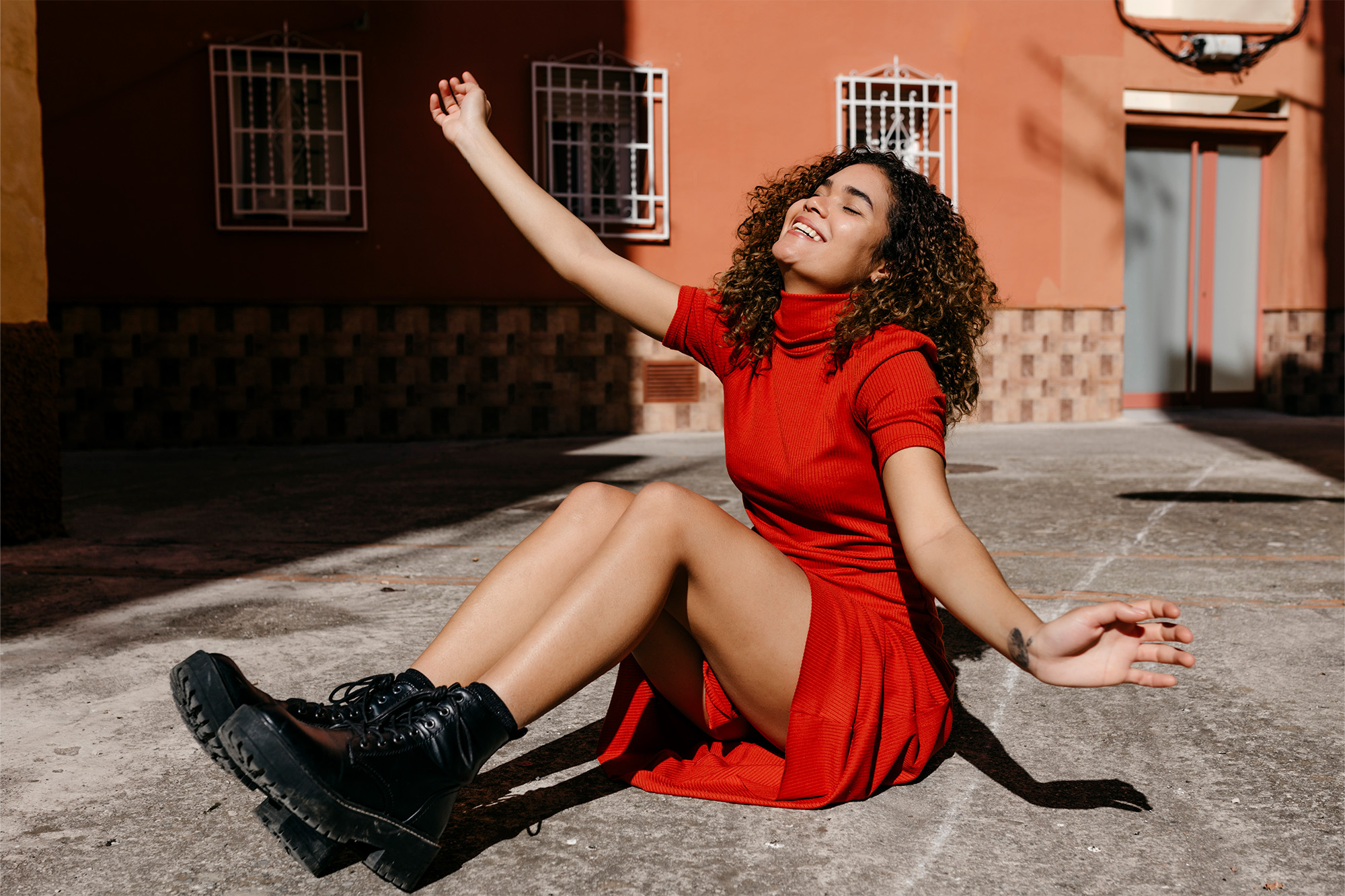 15 Loose Minimalist Spring Dresses &mdash; Starting at $10