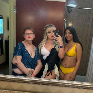 '1000-Lb. Sisters' Star Tammy Slaton Steps Out With 'Spiritual Sisters' as Fans Express Concern