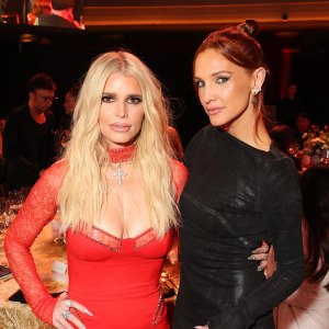 Ashlee Simpson Teases New Music as Sister Jessica Simpson Records in the Studio 621
