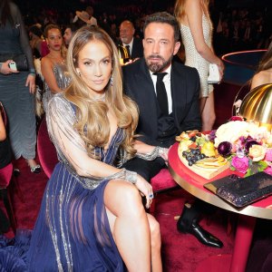 Ben Affleck Doesn t Mind Getting His Photo Taken With My Wife Jennifer Lopez 800