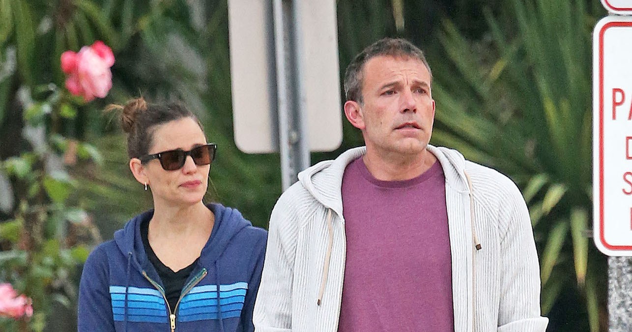 Ben Affleck Chats With Ex Jennifer Garner Amid His Marital Woes - Vimarsana News