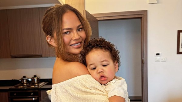 Chrissy Teigen Body Is Rejecting Spicy Food After Daughter Esti Birth