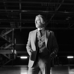 Daniel Craigs Detective Benoit Rocks Long Hair in 1st Knives Out 3 Photo