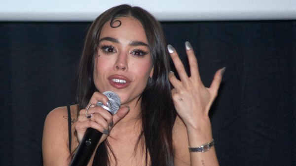 La cantante y actriz mexicana Danna