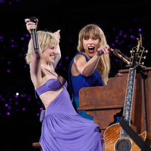 Hayley Williams Wears Purple Dress, Sharpies Lyrics on Arm for ‘Eras’ Duet as Ode to Taylor Swift