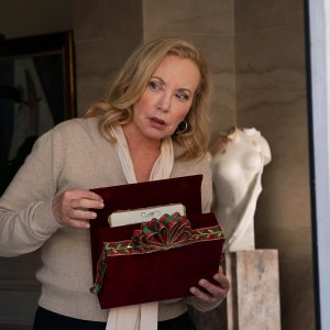 J Smith Cameron Calls Hacks Casting A Dream Come True Hopes Kathy Isn t Gone for Good 458