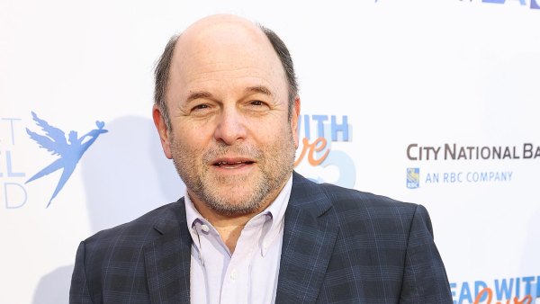 Jason Alexander Gushes Over Being a Grandfather He s Got Me Around His Finger 943