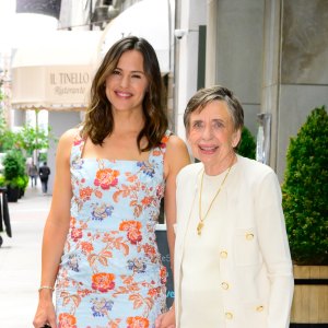 Jennifer Garner and Her Mom Pat Bring Hoda Kotb to Tears When Discussing Grief on Today