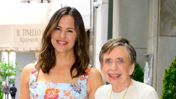 Jennifer Garner and Her Mom Pat Bring Hoda Kotb to Tears When Discussing Grief on Today