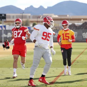 Kansas City Chiefs Practice Stopped After Player Reportedly Suffers Seizure