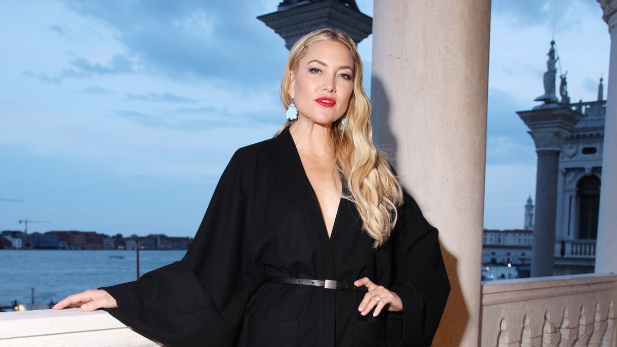 Kate Hudson Pairs a Sexy Plunging Black Dress With a Bold Red Lip | Us Weekly Kate Hudson Pairs a Sexy Plunging Black Dress With a Bold Red Lip | Us Weekly