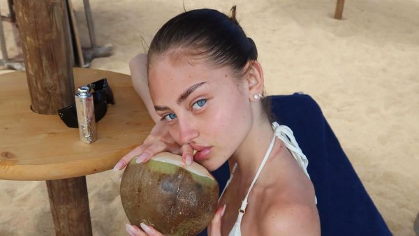 Leni Klum Stuns In All White Bikini 986