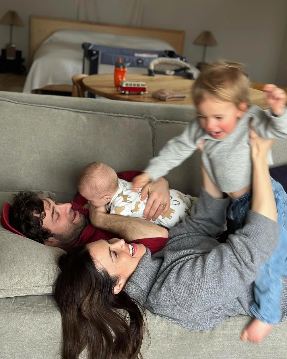 Mandy Moore Admits Being Pregnant With a Third Baby is Not for the Faint of Heart 899