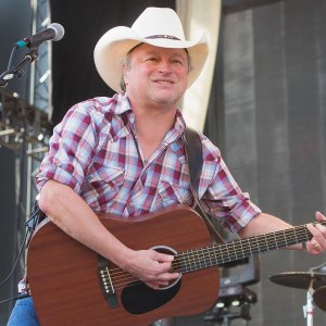 Mark Chesnutt Recovering After Emergency Heart Surgery Cancels Upcoming Shows 736