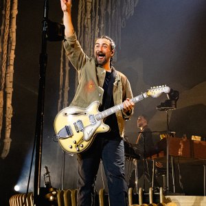 Noah Kahan Says It’s the Fking Greatest Thing to See Men Crying at His Shows