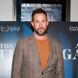 Noah Wyle Reveals That an ER Revival Was in the Works — Here s Why It Didn t Happen 029