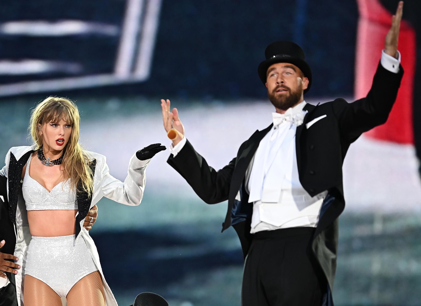 Modify Swift Taylor Swift and Travis Kelce Are New York Times Crossword Clues | Us ...