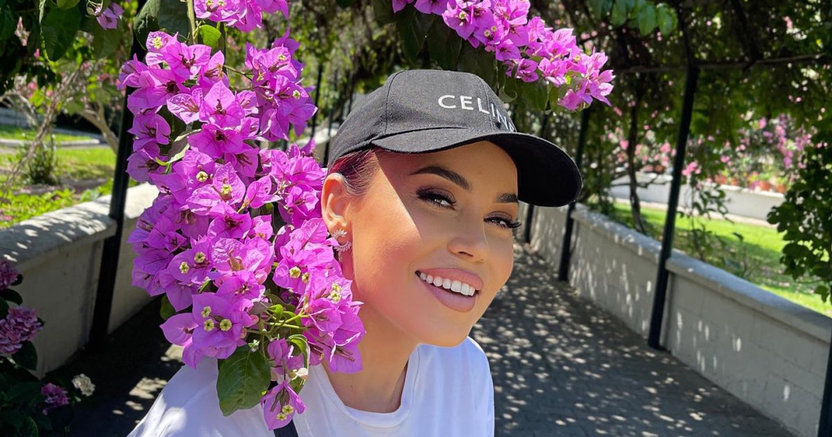 Influencer and Celebrity Makeup Artist Anca Molnar Dies of Cancer at 35 Influencer and Celebrity Makeup Artist Anca Molnar Dies of Cancer at 35