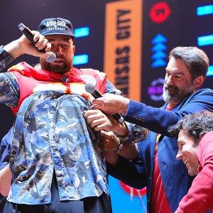 Travis Kelce, Patrick Mahomes Embrace Their Dad Bods During Charity Event: 'Just What It Looks Like'