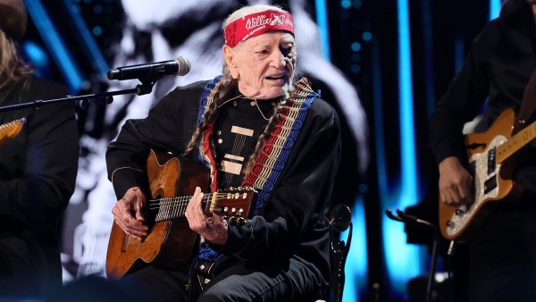 Willie Nelson Cancels Show on Doctors Orders