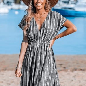 CUPSHE V-Neck Cover-Up