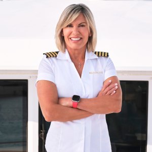 Below Deck Mediterraneans Captain Sandy Questions Bosses Who Dont Lift Their Team Up