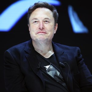 Elon Musk Reportedly Welcomed Another Baby With Shivon Zilis His 12th Overall