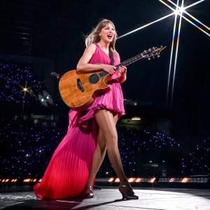 Taylor Swift Fans Think Liverpool Murder Mashup Is a Subtle Dig at Joe Alwyns Breakup Comments