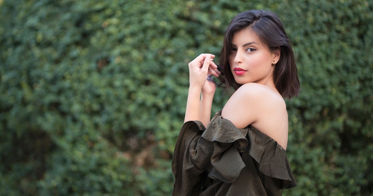 16 Off-the-Shoulder Tops and Dresses for a Romantic Vibe 16 Off-the-Shoulder Tops and Dresses for a Romantic Vibe